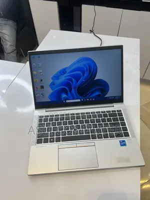 New Laptop HP EliteBook 840 G8 16GB Intel Core i5 SSD 512GB