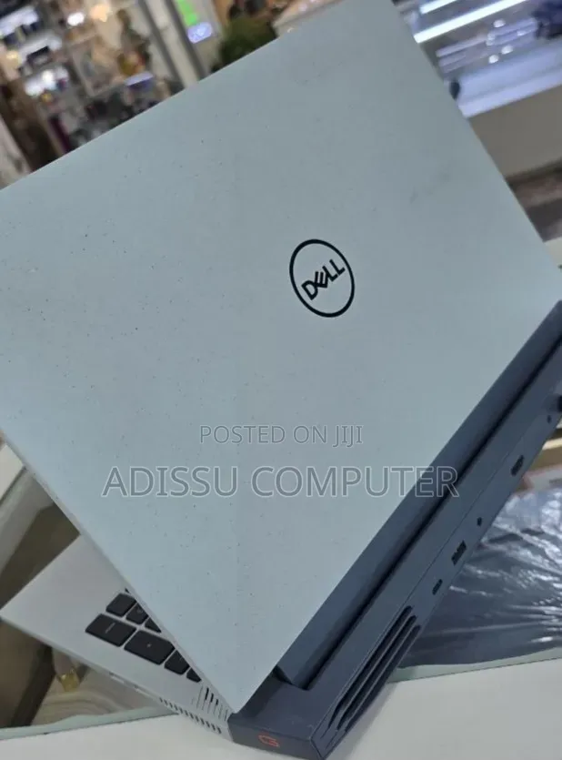 New Laptop Dell G15 5510 16GB Intel Core i7 SSD 512GB