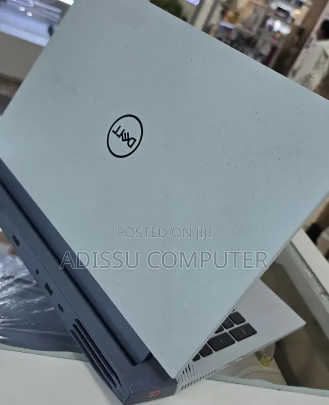 New Laptop Dell G15 5510 16GB Intel Core i7 SSD 512GB