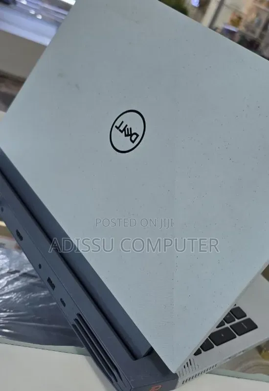 New Laptop Dell G15 5510 16GB Intel Core i7 SSD 512GB