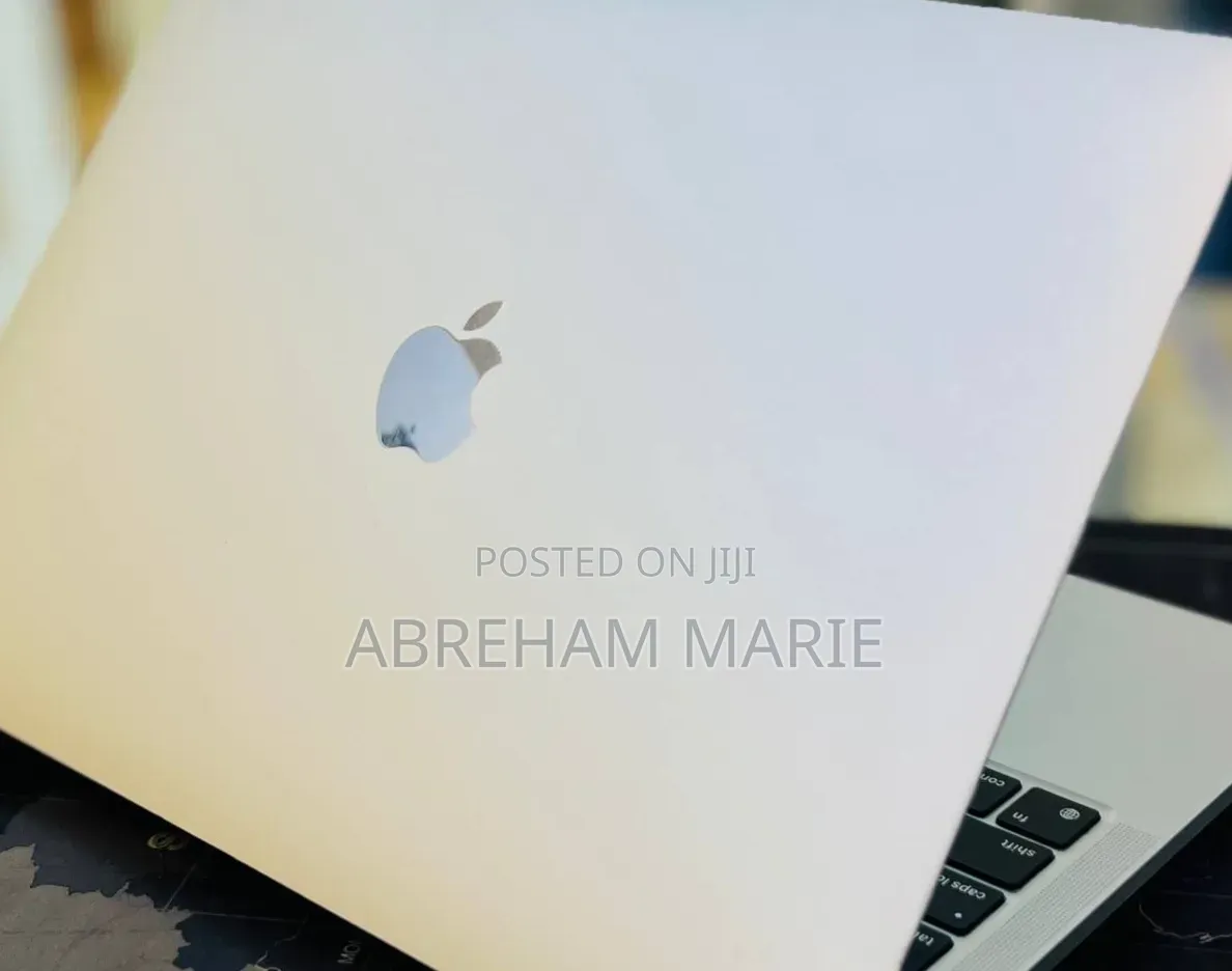 New Laptop Apple MacBook Pro 2021 M1 16GB Apple M1 Pro SSD 256GB