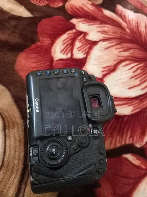 Mark 4 Canon Only Body With Out Lence 2 Battery and Charge Have