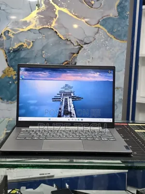 New Laptop Lenovo 8GB Intel Core i5 SSD 512GB