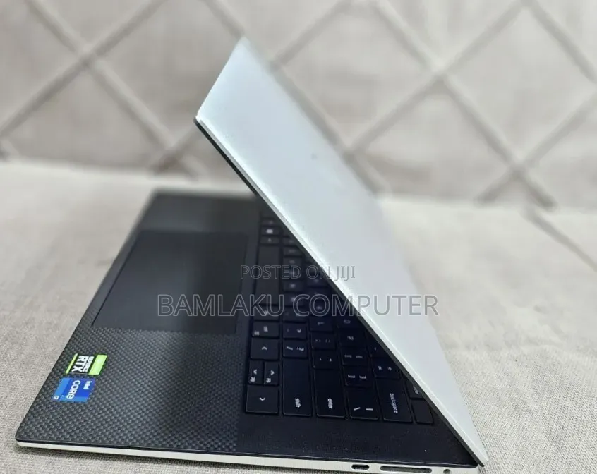New Laptop Dell XPS 15 16GB Intel Core i7 SSD 512GB