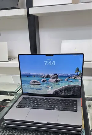 New Laptop Apple MacBook Pro 2021 M1 32GB Apple M1 Pro SSD 512GB