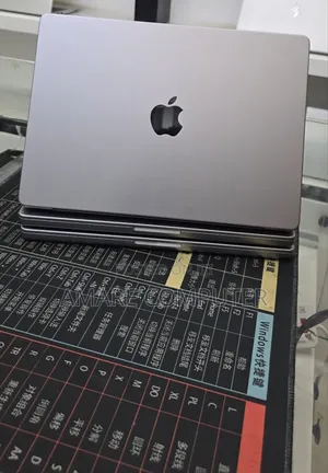New Laptop Apple MacBook Pro 2021 M1 32GB Apple M1 Pro SSD 512GB