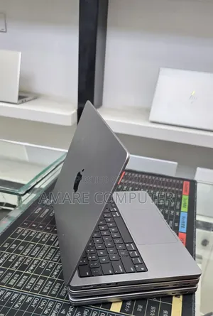 New Laptop Apple MacBook Pro 2021 M1 32GB Apple M1 Pro SSD 512GB