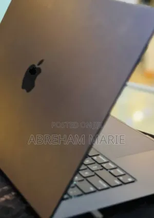 New Laptop Apple MacBook Air 2024 M3 8GB Apple M3 SSD 256GB