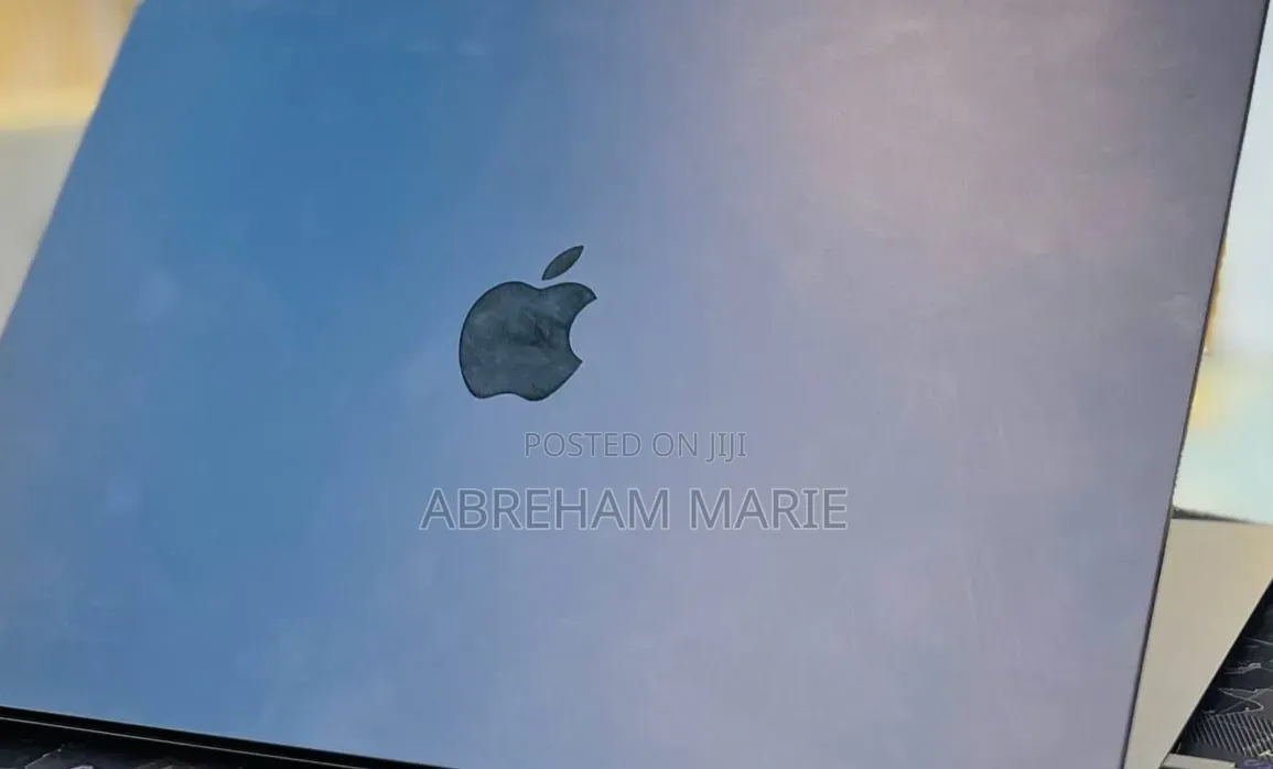 New Laptop Apple MacBook Air 2024 M3 8GB Apple M3 SSD 256GB
