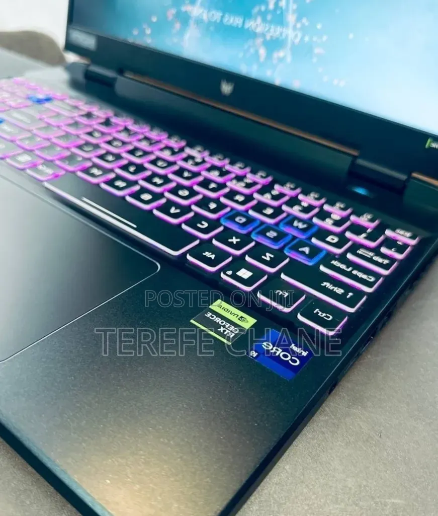 New Laptop Acer Predator Helios 18 PH18-71 16GB Intel Core i9 SSD 1T
