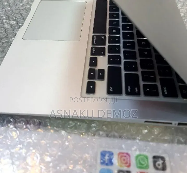 New Laptop Apple MacBook Air 2017 8GB Intel Core i5 SSD 128GB