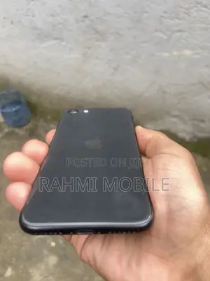 Apple iPhone SE (2022) 64 GB Black