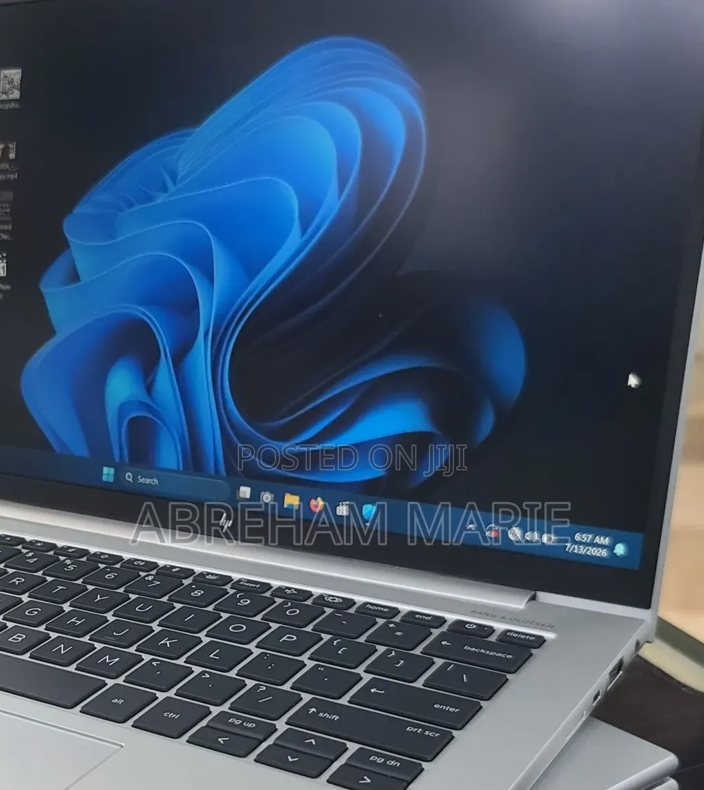 New Laptop HP EliteBook 840 G10 16GB Intel Core i7 SSD 512GB