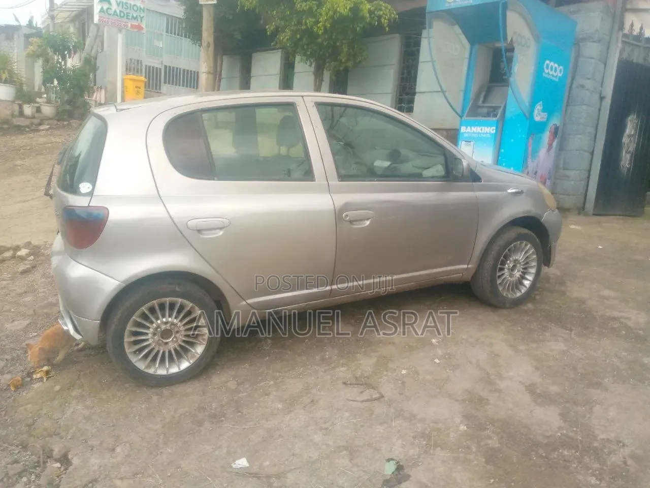 Toyota Vitz 2001 Gray