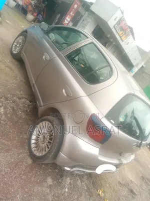 Toyota Vitz 2001 Gray