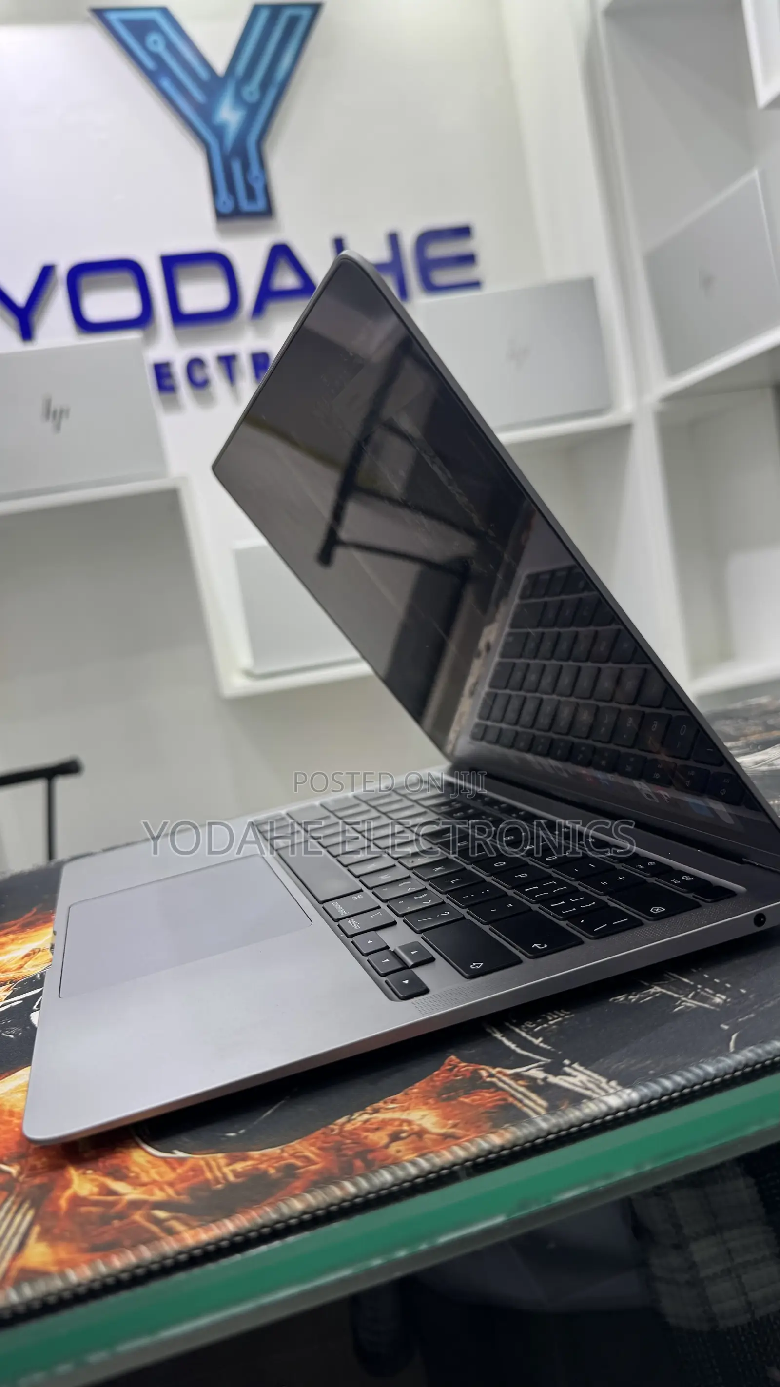 New Laptop Apple MacBook Air 2020 M1 8GB Apple M1 SSD 256GB
