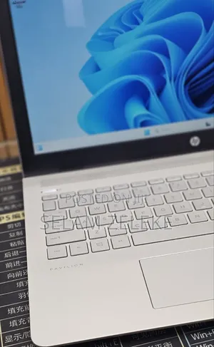 New Laptop HP Pavilion 15 8GB Intel Core i5 HDD 1T