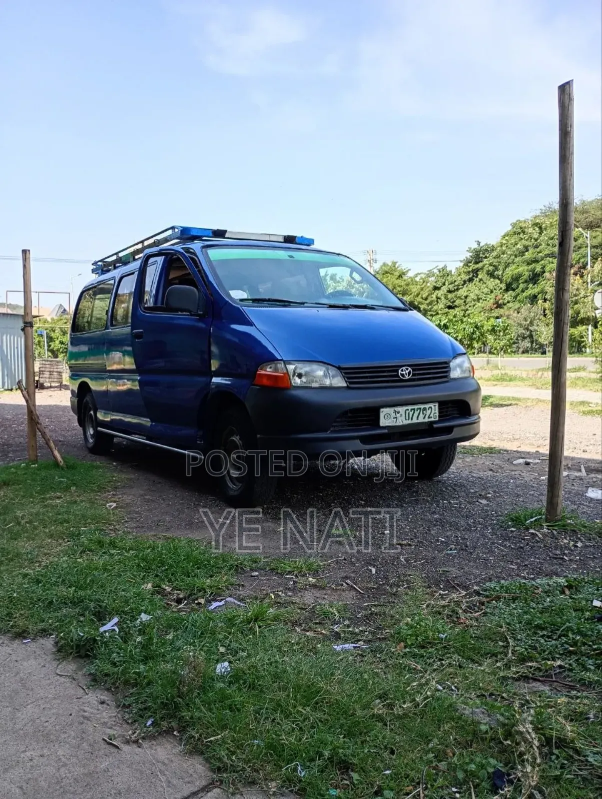 Toyota Grand HiAce 2002 Blue
