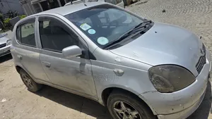 Toyota Vitz 1999 Silver