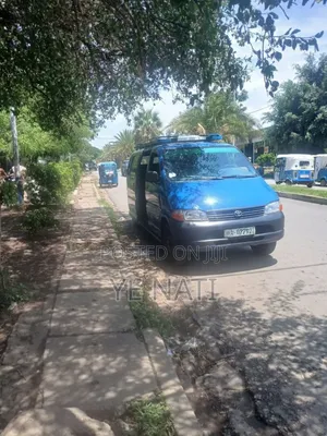 Toyota Grand HiAce 2002 Blue
