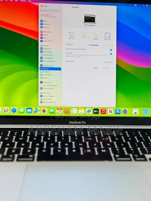 New Laptop Apple MacBook Pro 2021 M1 16GB Apple M1 Pro SSD 256GB