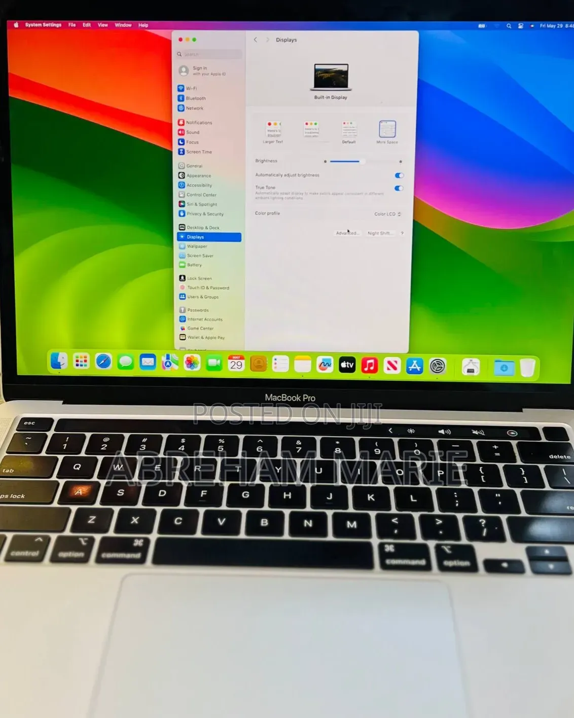 New Laptop Apple MacBook Pro 2021 M1 16GB Apple M1 Pro SSD 256GB