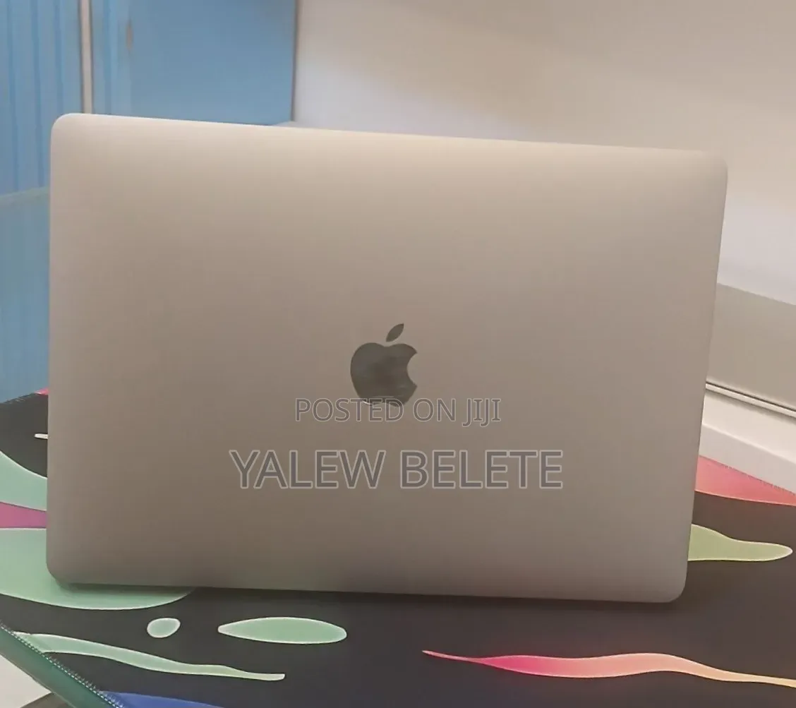 New Laptop Apple MacBook Pro 2020 M1 8GB Apple M1 Pro SSD 256GB