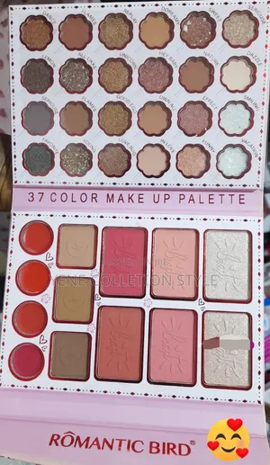 🌸makeup Palette🌸