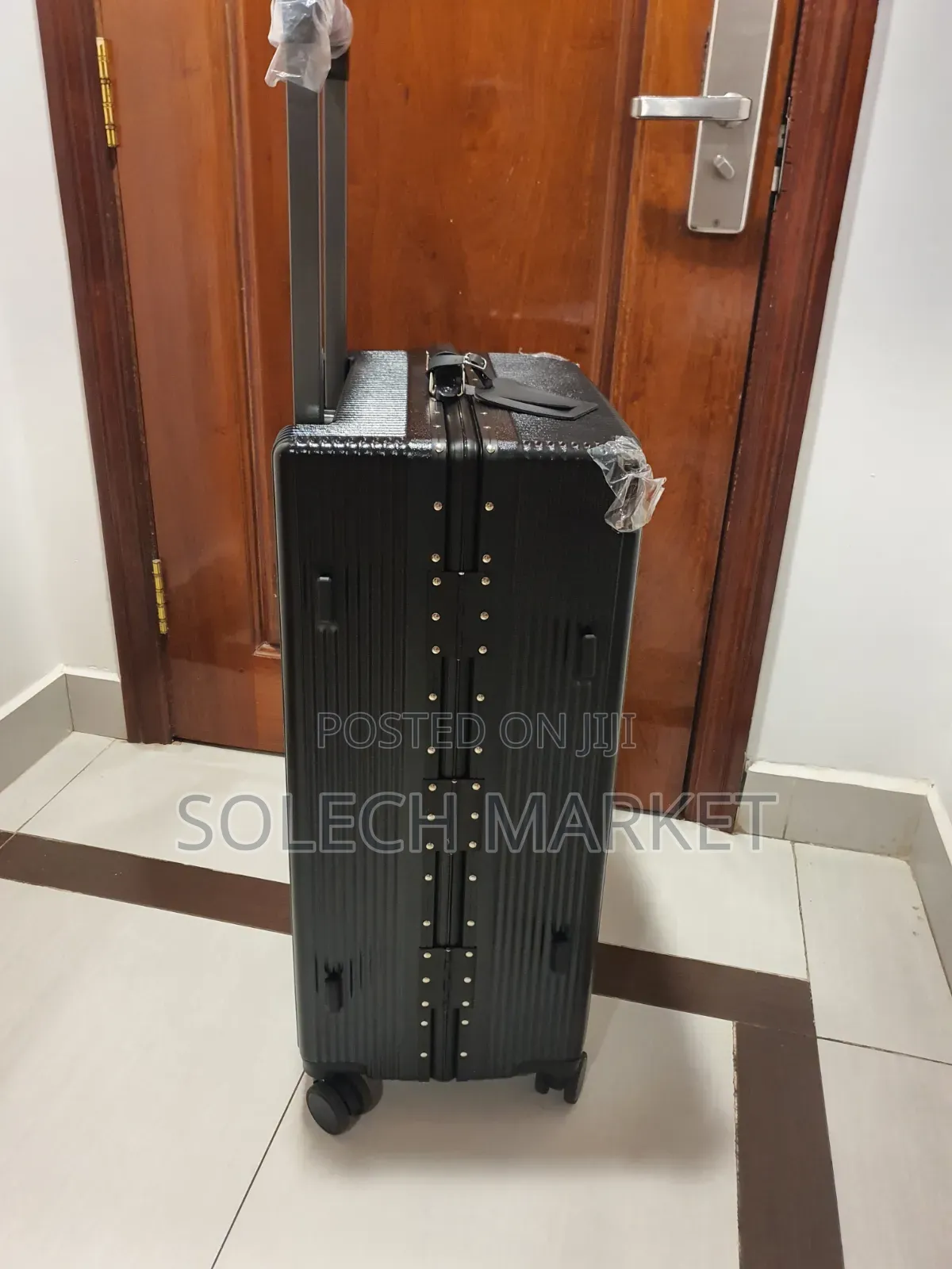 Gemulin 28-Inch Classic Aluminium Luggage