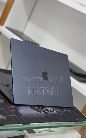New Laptop Apple MacBook Air 2025 M4 16GB Apple M4 SSD 256GB