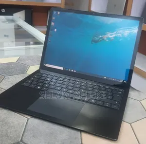 New Laptop Microsoft Surface 16GB Intel Core i7 SSD 512GB