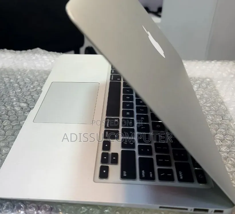 New Laptop Apple MacBook Air 2017 8GB Intel Core i5 SSD 128GB