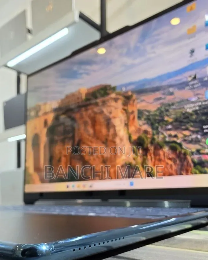 New Laptop Lenovo Yoga 9 16GB Intel Core Ultra 7 SSD 1T