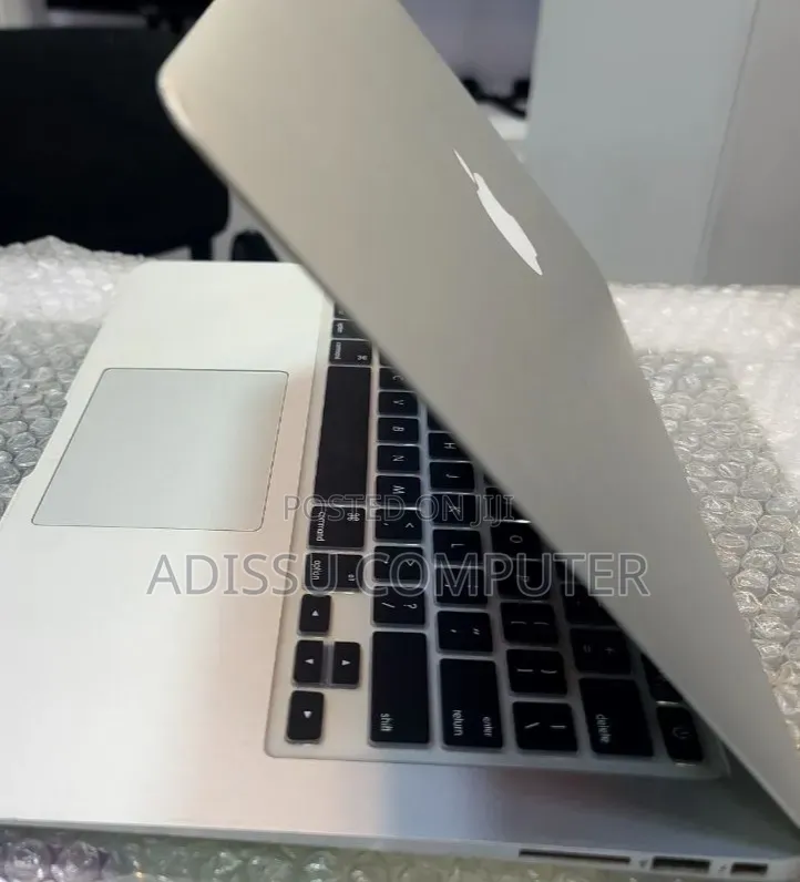 New Laptop Apple MacBook Air 2017 8GB Intel Core i5 SSD 128GB