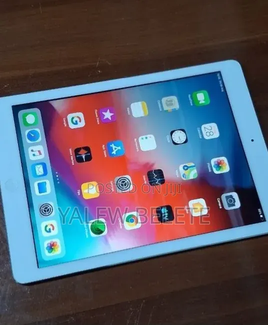 New Apple iPad Air 64 GB Silver
