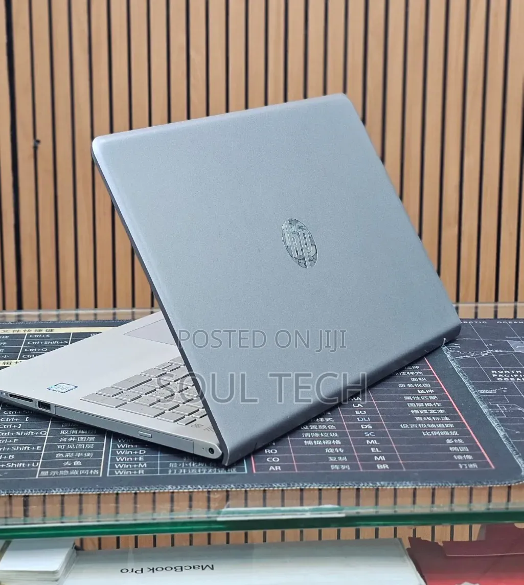 New Laptop HP Pavilion 15 8GB Intel Core i5 SSD 1T