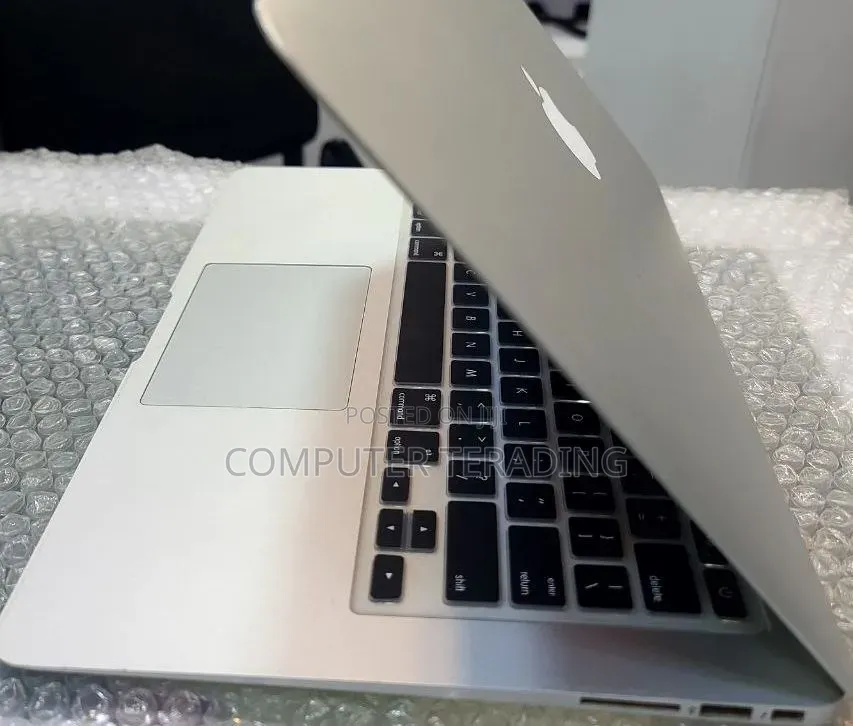 New Laptop Apple MacBook Air 2017 8GB Intel Core i5 SSD 128GB