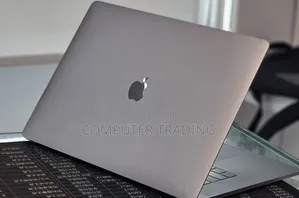 New Laptop Apple MacBook Pro 2018 32GB Intel Core i7 SSD 1T