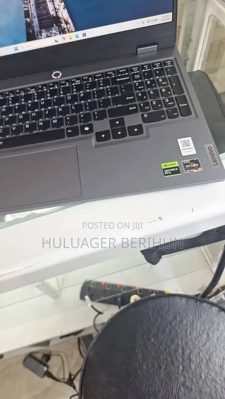 New Laptop Lenovo LOQ 15AHP10 16GB AMD Ryzen 7 SSD 512GB