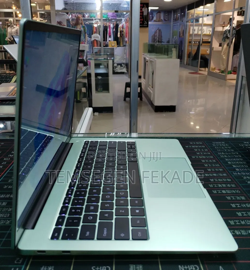 New Laptop 16GB Intel Core i5 SSD 512GB