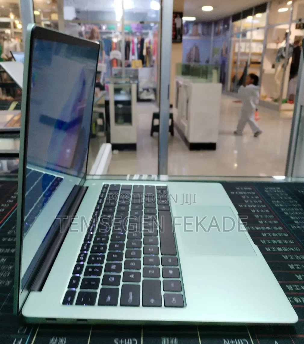New Laptop 16GB Intel Core i5 SSD 512GB