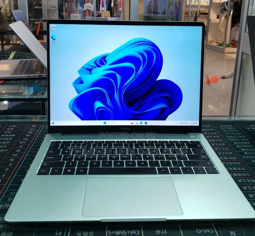 New Laptop 16GB Intel Core i5 SSD 512GB