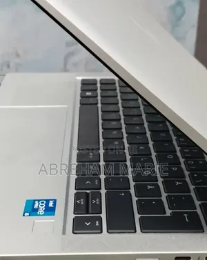 New Laptop HP EliteBook 830 G8 16GB Intel Core i5 SSD 512GB