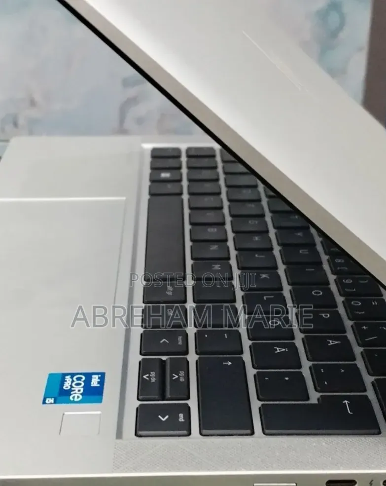 New Laptop HP EliteBook 830 G8 16GB Intel Core i5 SSD 512GB