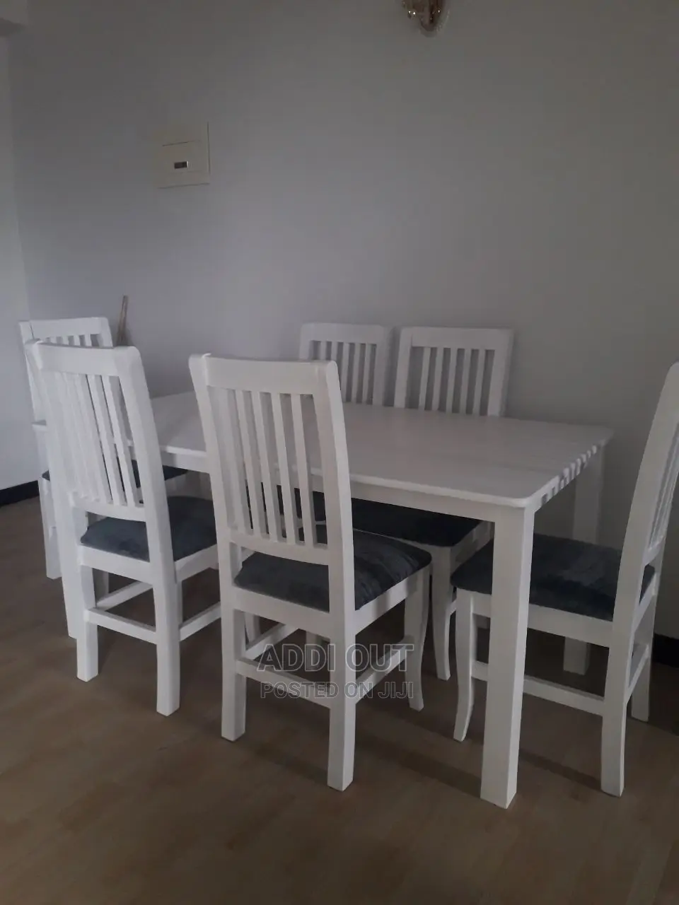 መመገቢያ ጠረጴዛ/Dinning Table