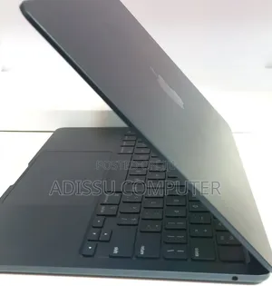 New Laptop Apple MacBook Air 2022 M2 8GB Apple M2 SSD 256GB
