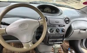 Toyota Platz 2001 Silver
