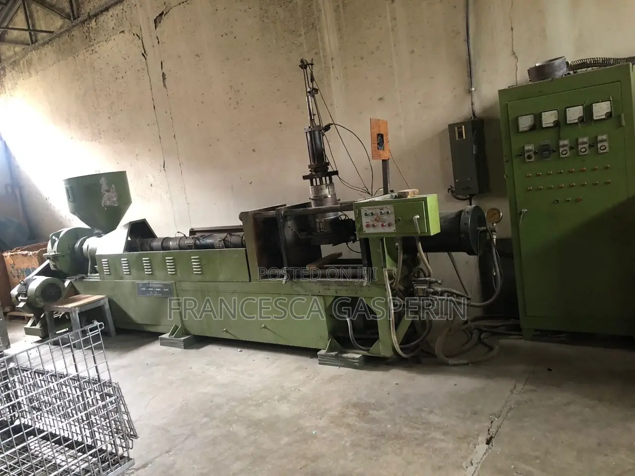 Extrusion Molding Machine