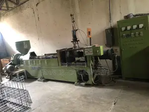 Extrusion Molding Machine