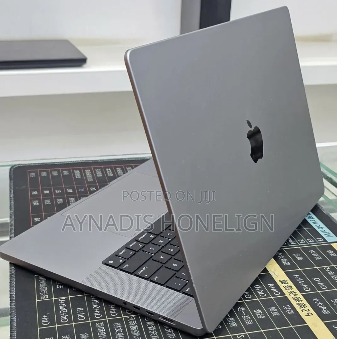 New Laptop Apple MacBook Pro 2021 M1 32GB Apple M1 Max SSD 1T